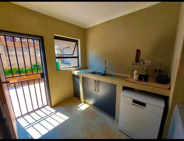 3 BEDROOM HOUSE FOR SALE IN OAKDENE